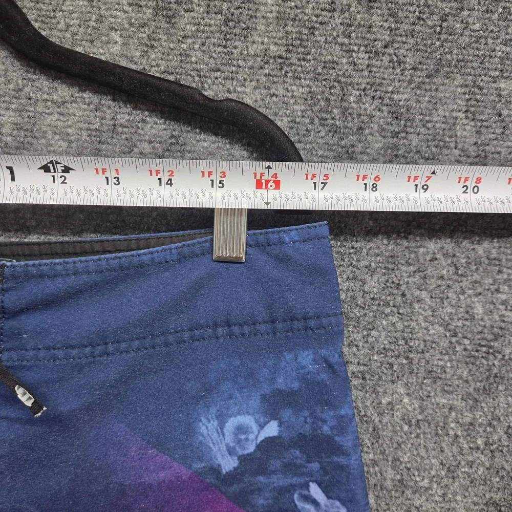 More Core Division MCD Board Shorts Mens 34 10